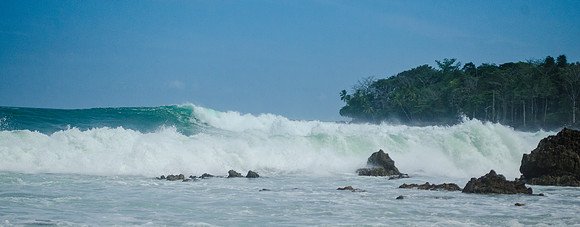 Breaking waves, Playa Pan Dulce, Costa Rica