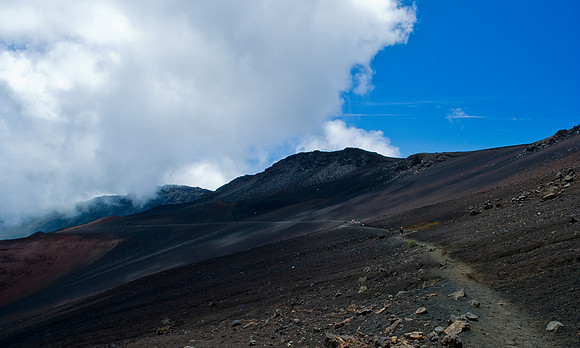 Hiking Sliding Sands, Haleakala Crater, Maui | Pono Images